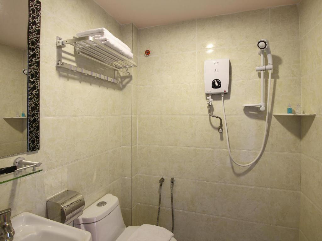 Hotel Zamburger Grand City Malacca Екстериор снимка