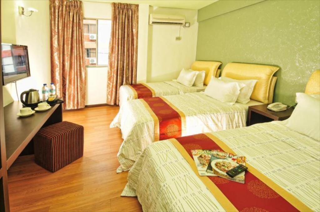 Hotel Zamburger Grand City Malacca Екстериор снимка